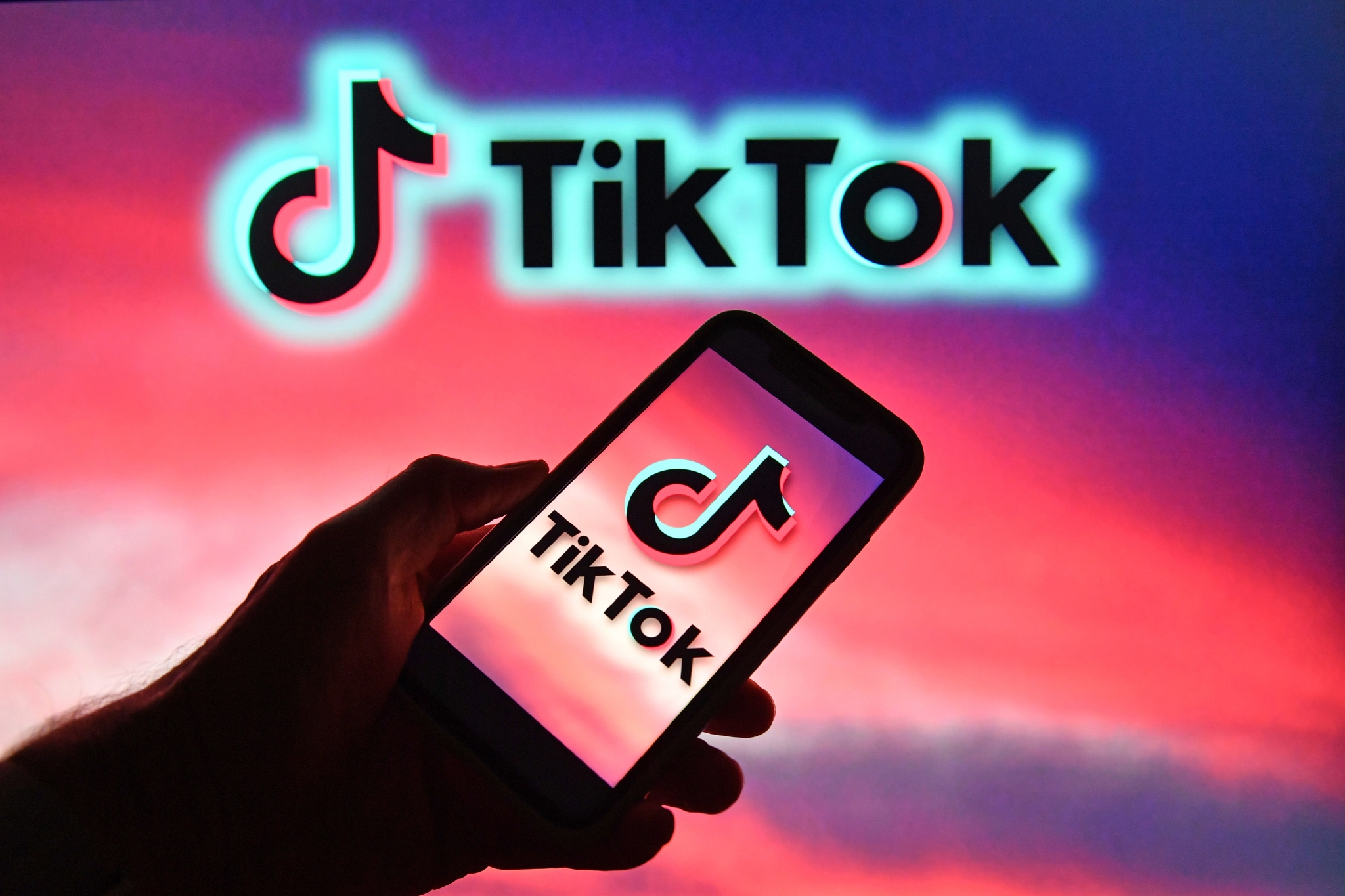 TikTok商家如何有效提升店铺曝光率和粉丝转化率？